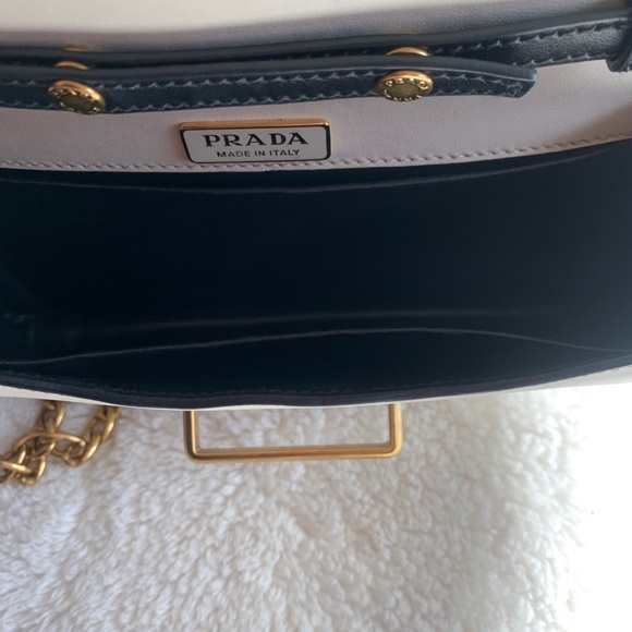 Limited edition Prada star and moon cahier bag - Picture 6 of 7
